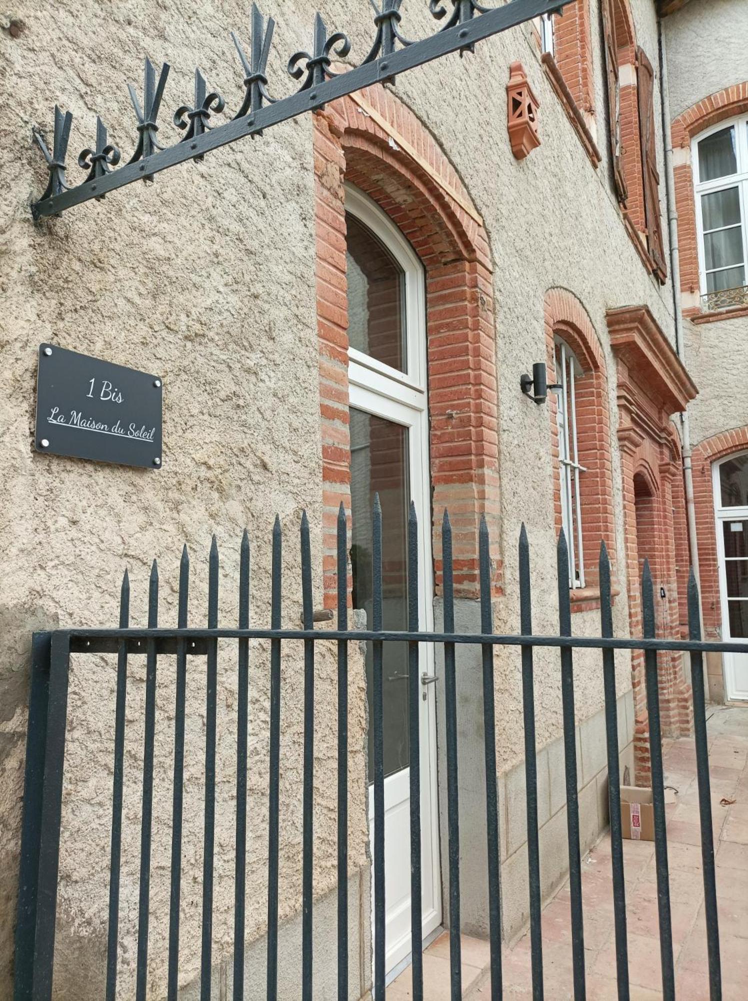 La Maison Du Soleil LʼIsle-Jourdain Екстериор снимка